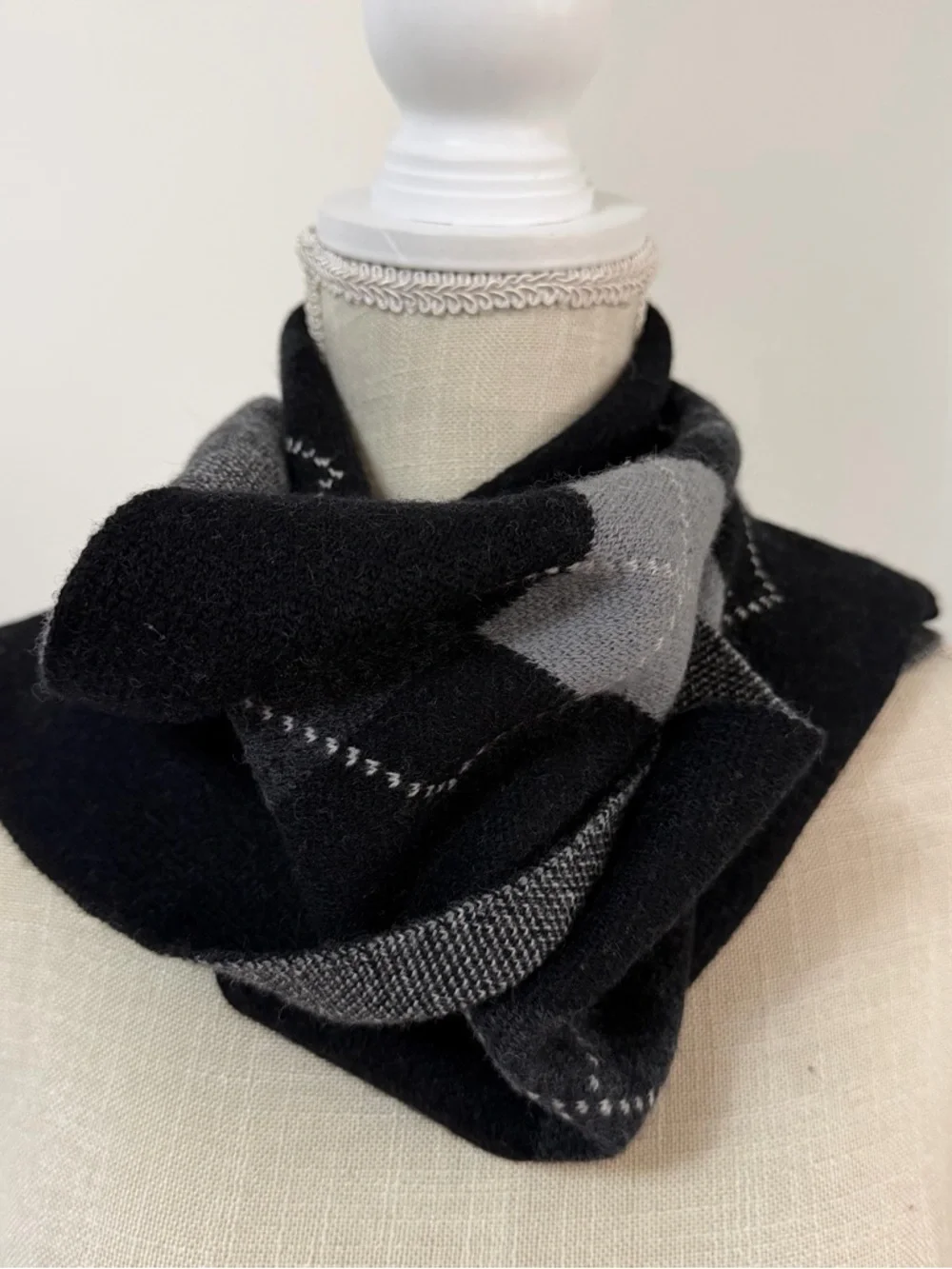 Banana Republic 100% Wool Scarf